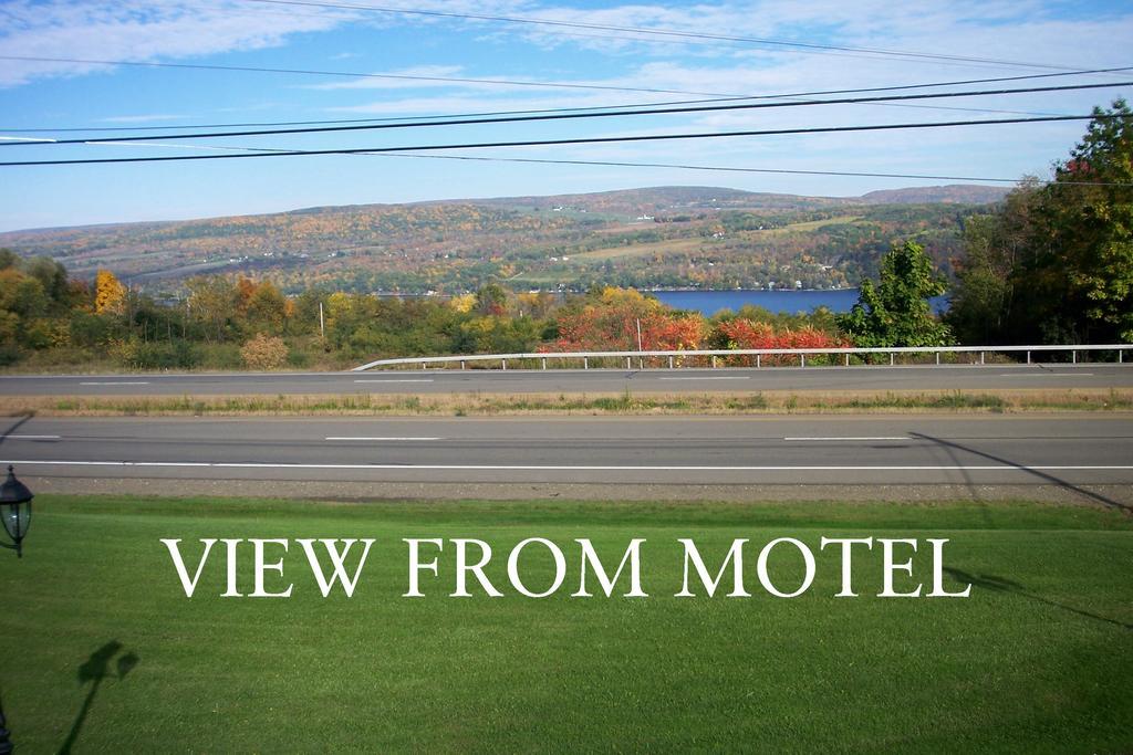 Longhouse Lodge Motel Watkins Glen Bagian luar foto